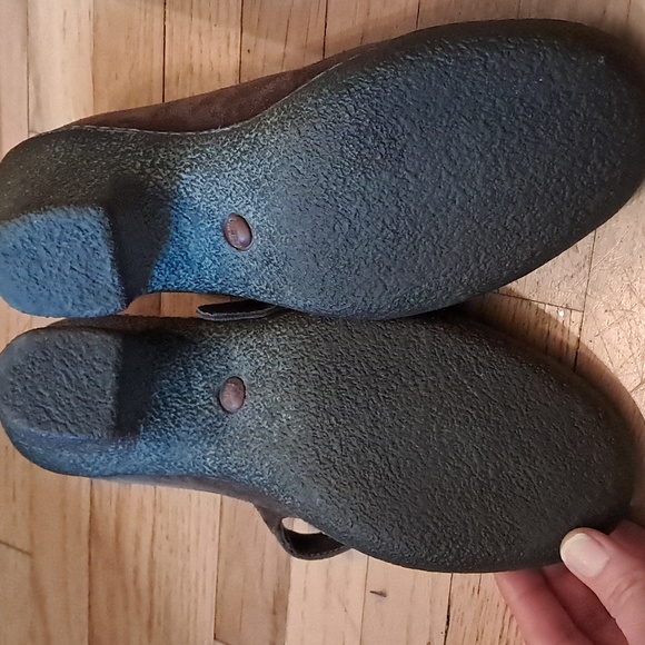 Camper/TWS heels in suede and rubber. SIZE 8.5 Brown with flower appliques - Picture 2 of 2